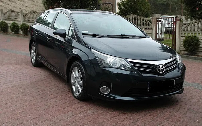 samochody osobowe Toyota Avensis cena 38900 przebieg: 214000, rok produkcji 2015 z Wolbrom